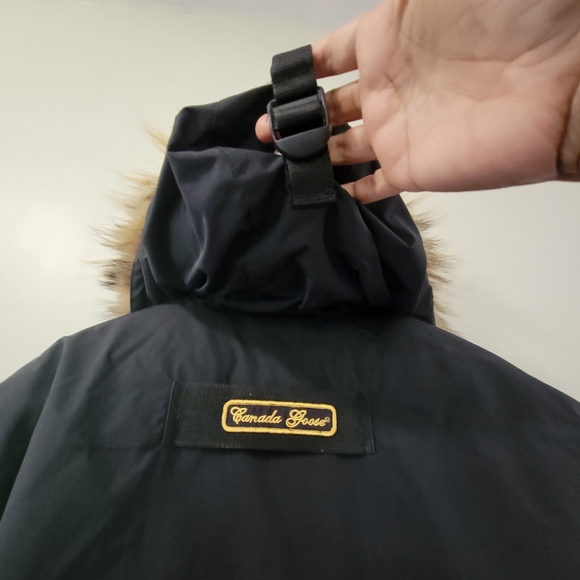Canada goose jacket - Picture 5 of 14